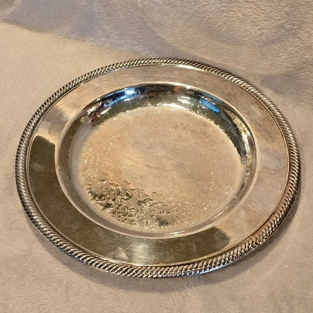 Wm. Rogers Silverplate‎ Round Etched Serving Tray Gadroon Edge Plate 10.25